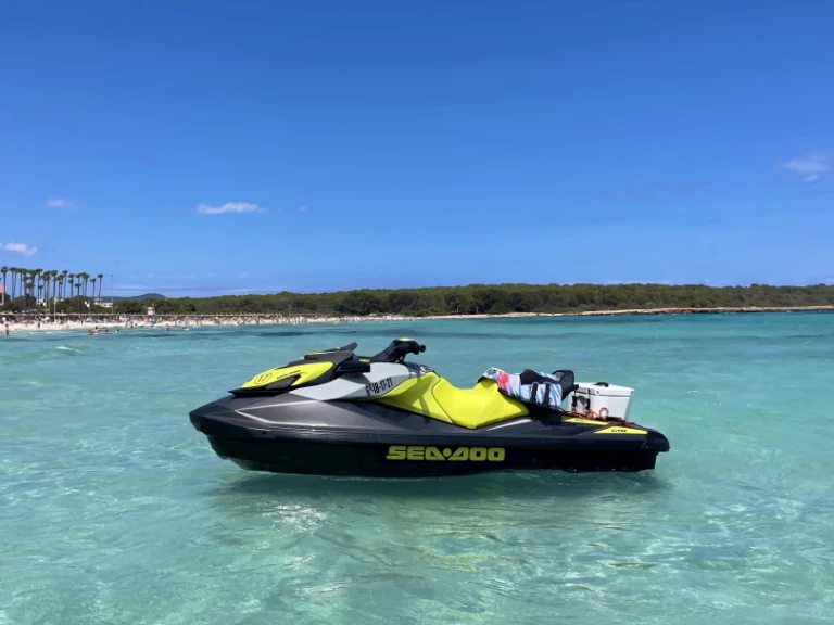 Wynajmij Jet ski z lub bez skippera Sea-Doo w Cala Bona