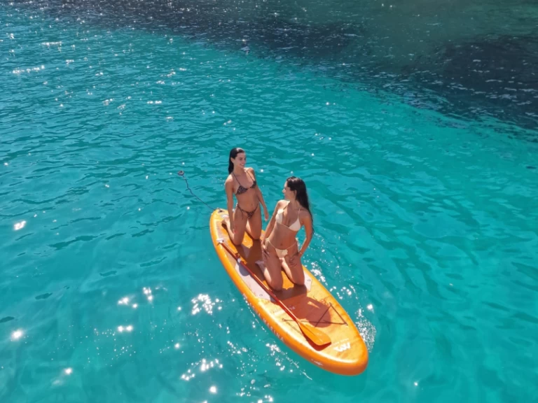 Żaglowiec do wynajmu w Mahon Port w najlepszej cenie