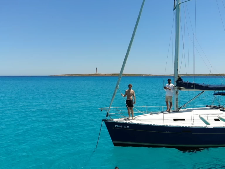 Żaglowiec do wynajmu w Mahon w najlepszej cenie