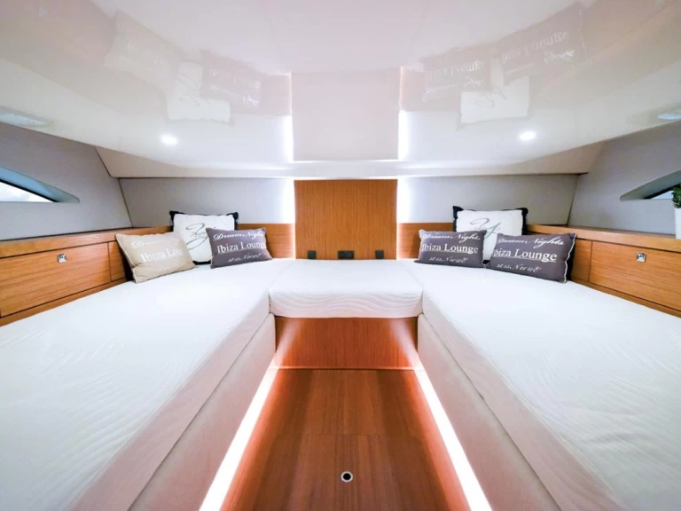 Wynajmij Keizer Yacht  Antares 42 w Neapol