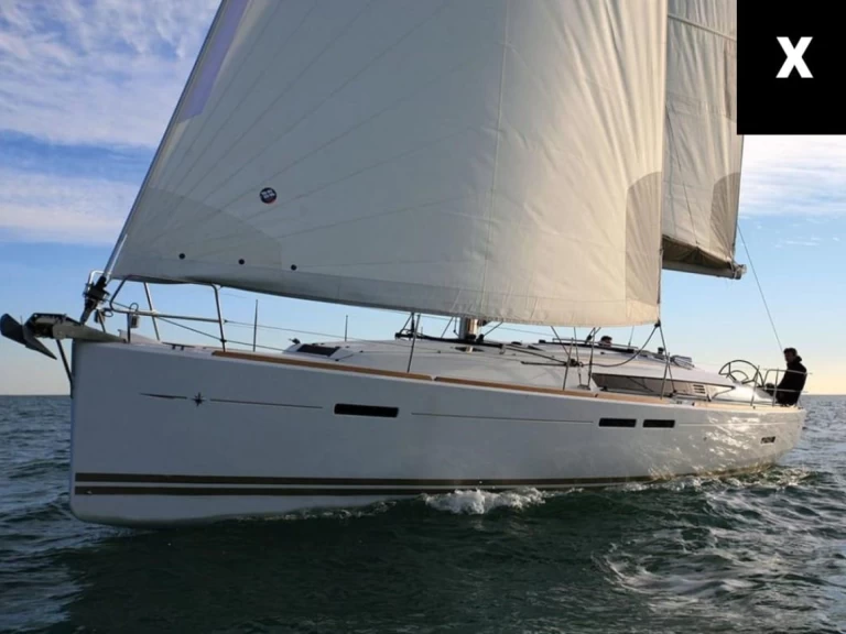 Wynajem Żaglowiec Jeanneau z patentem 