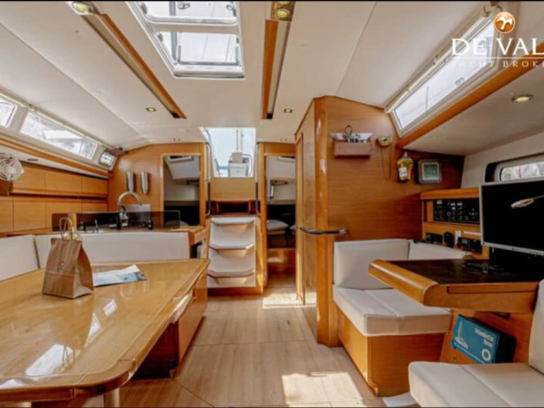 Wynajmij Jeanneau Sun Odyssey 439 w Ponza