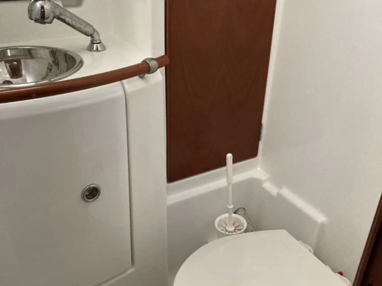 Bénéteau Beneteau 50 między profesjonalistami a osobami prywatnymi w Níkiti