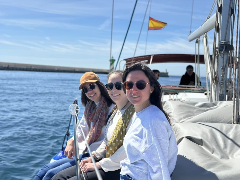 Wynajem Żaglowiec Bénéteau z patentem 