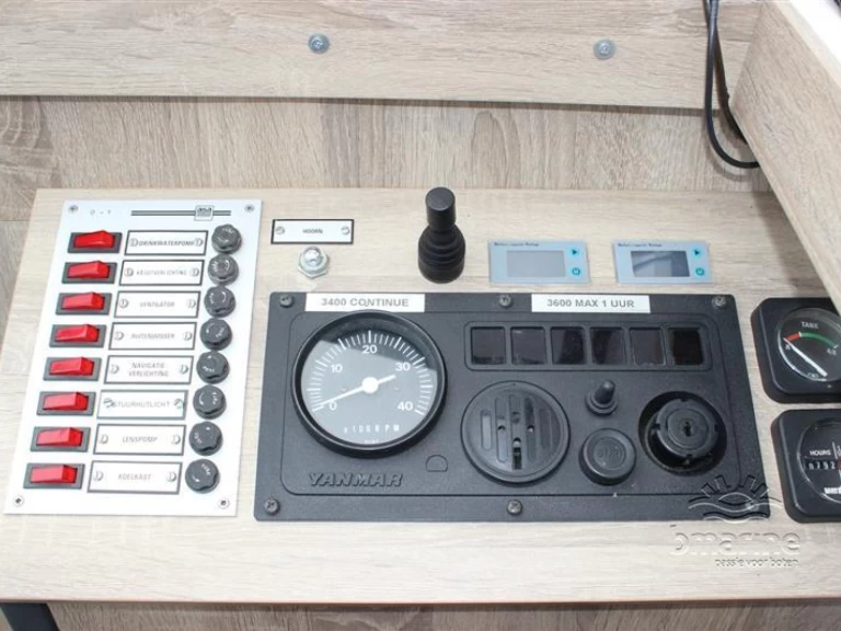 elna 750 między profesjonalistami a osobami prywatnymi w Bodman-Ludwigshafen