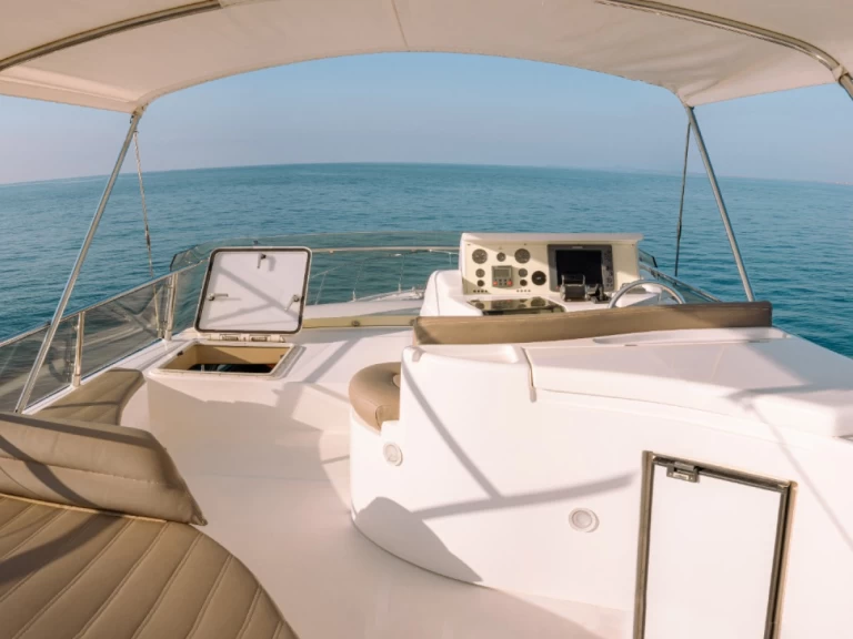 Wynajem łodzi Milazzo tanio Ferretti 57