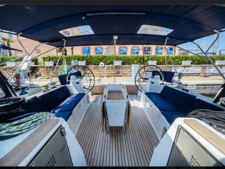 Wynajem Żaglowiec w Tropea - Jeanneau Sun Odyssey 519