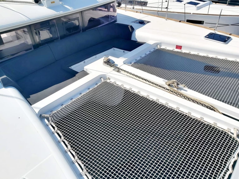 Wynajem Katamaran Lagoon z patentem 