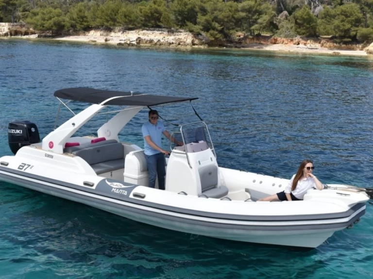 Wynajmij Black Manta B7 w Juan-les-Pins