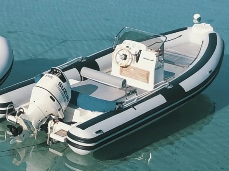 Wynajmij Łódż półsztywna z lub bez skippera Joker Boat w Porto-Vecchio