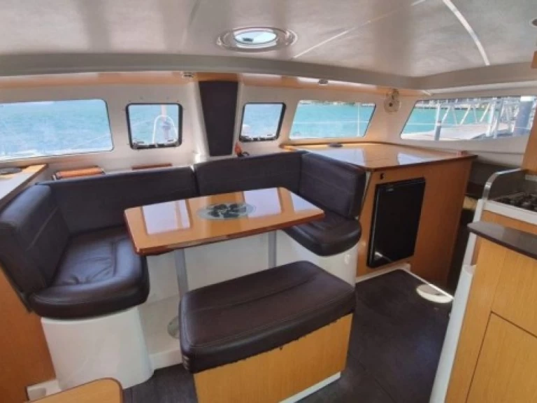 Wynajmij Fountaine Pajot Mahe 36 w Propriano