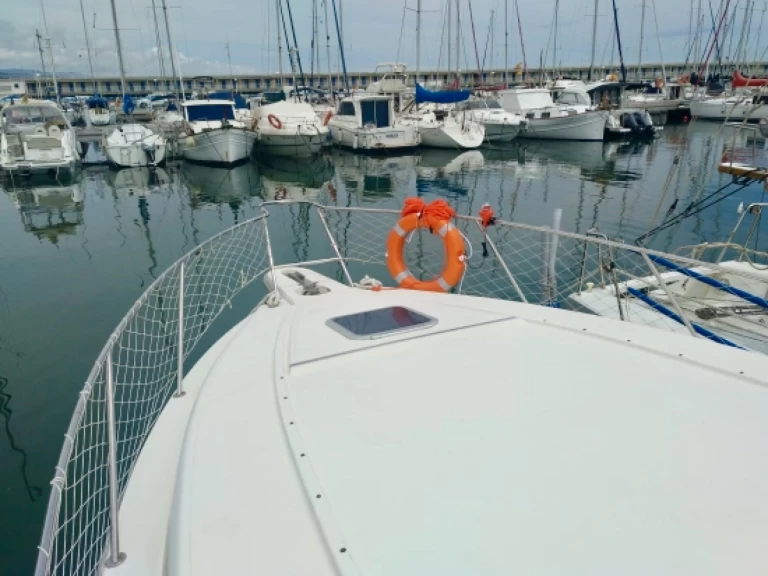 Cranchi Cruiser 32 między profesjonalistami a osobami prywatnymi w Port de Mataró