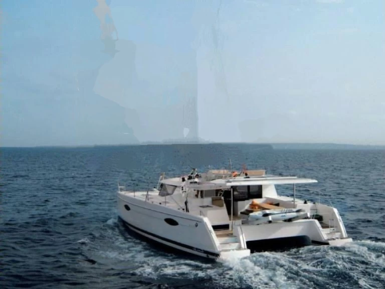 Katamaran do wynajmu w Hyeres w najlepszej cenie