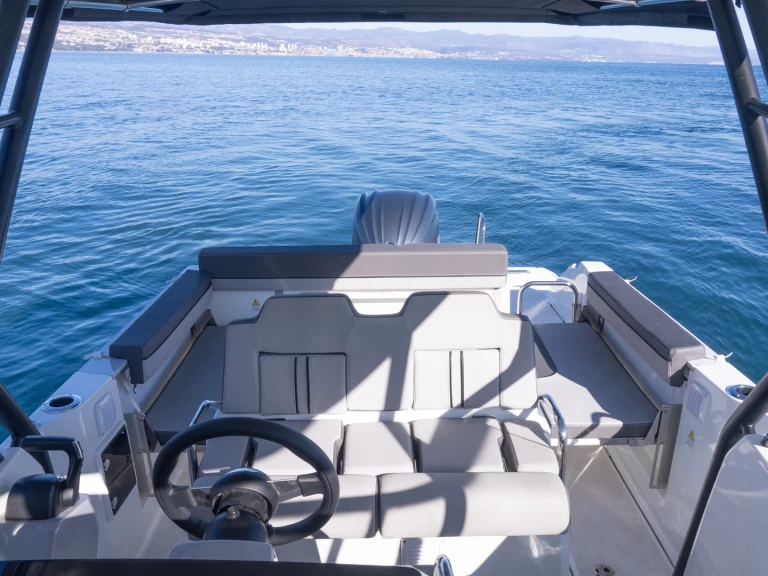 Wynajem łodzi Ičići tanio Cap Camarat 7.5 WA