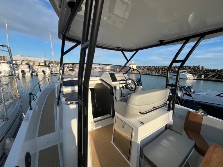 Wynajem Motorówka Bénéteau z patentem 