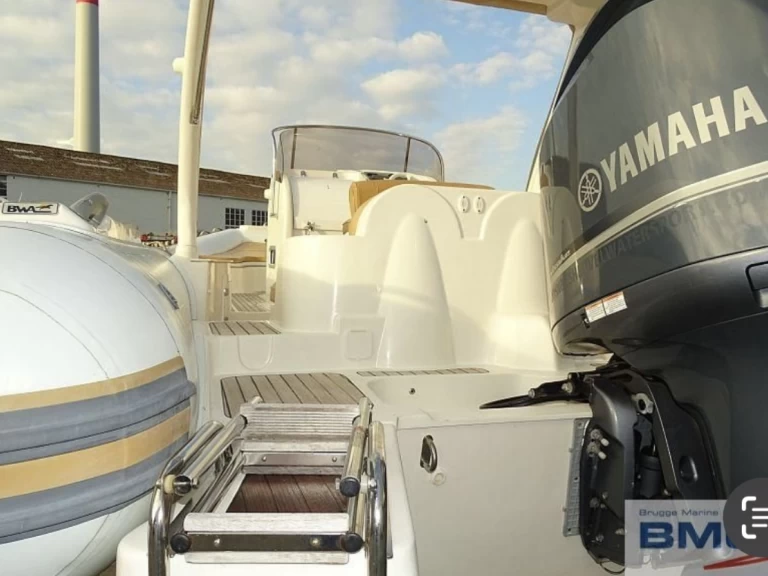 Wynajem Łódż półsztywna Bwa z patentem 