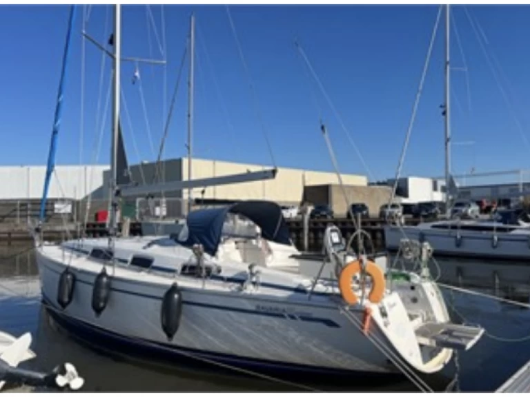 Wynajem Żaglowiec Bavaria z patentem 