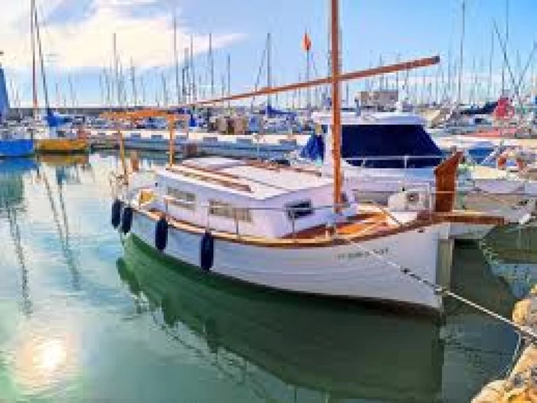 Astilleros Menorca Conquistador 36 między profesjonalistami a osobami prywatnymi w Roses