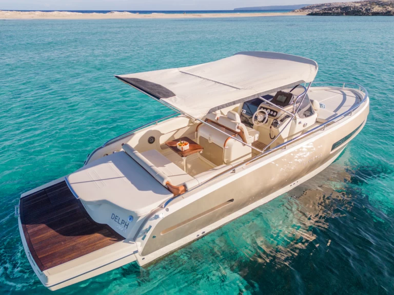 Motorówka do wynajmu w Marina Botafoch w najlepszej cenie