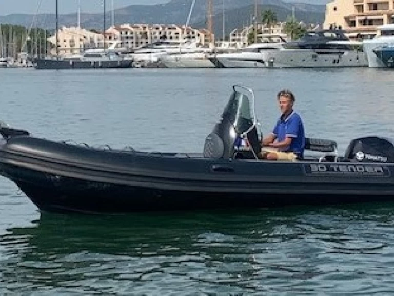 Wynajmij Łódż półsztywna z lub bez skippera 3D Tender w Cogolin