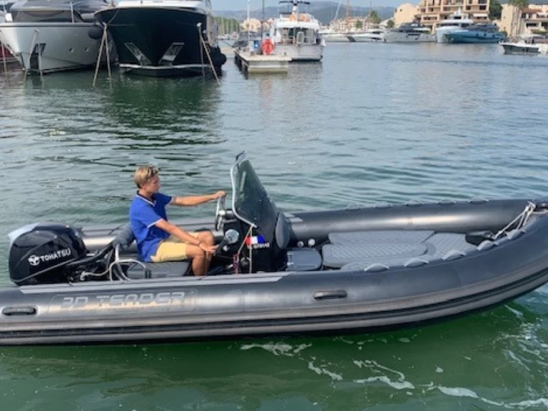 Łódż półsztywna do wynajmu w Cogolin w najlepszej cenie