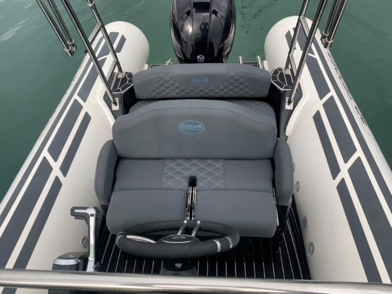 Wynajem Łódż półsztywna w Cogolin - 3D Tender 3D TENDER 600