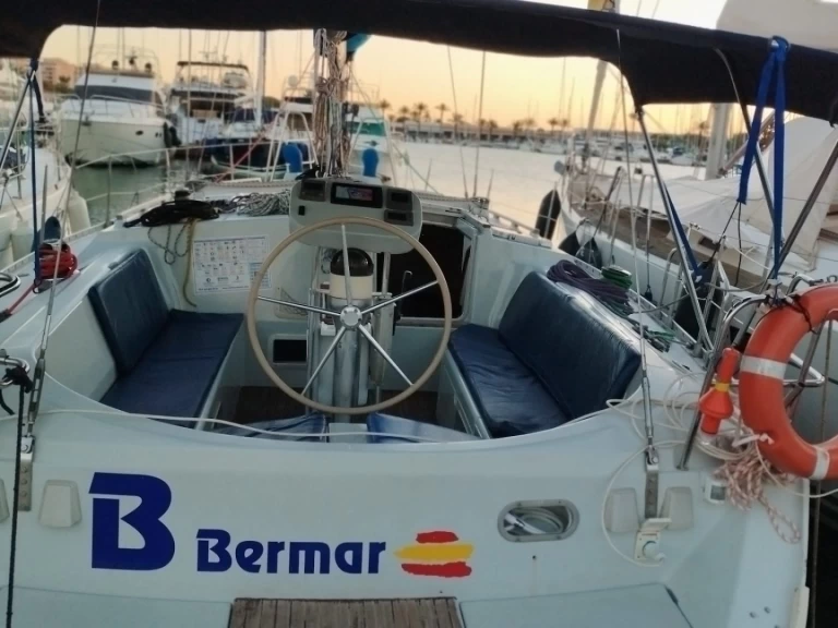 Wynajem łodzi Bénéteau Oceanis 43 w La Manga na SamBoat 