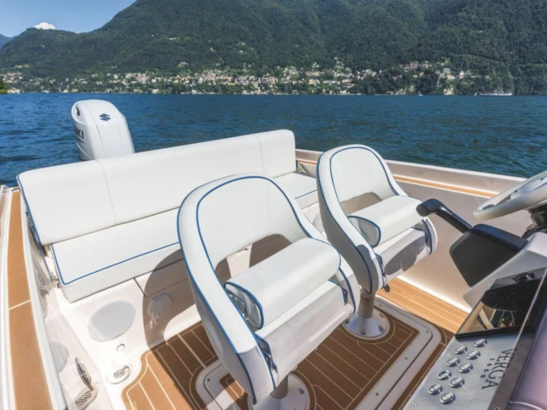 VERGA 1958 VERGA SESTANTE 6.8 między profesjonalistami a osobami prywatnymi w Giardini-Naxos