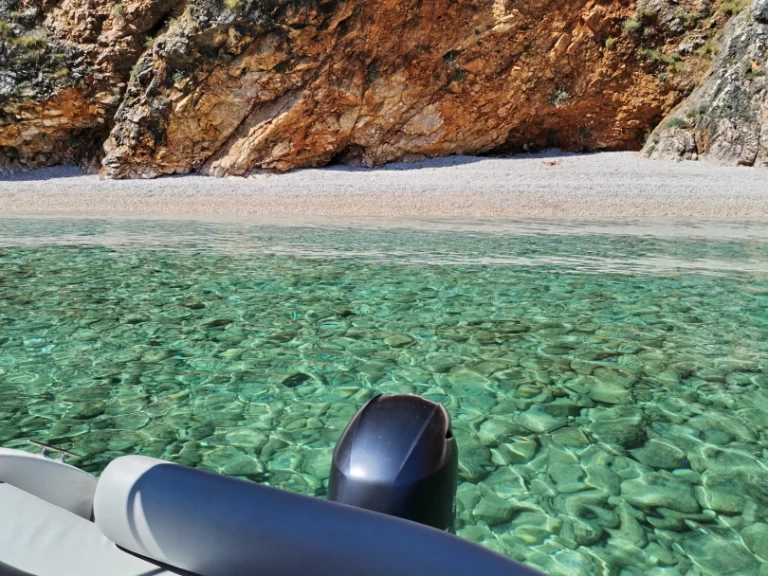 Motorówka do wynajmu w Vrbnik w najlepszej cenie