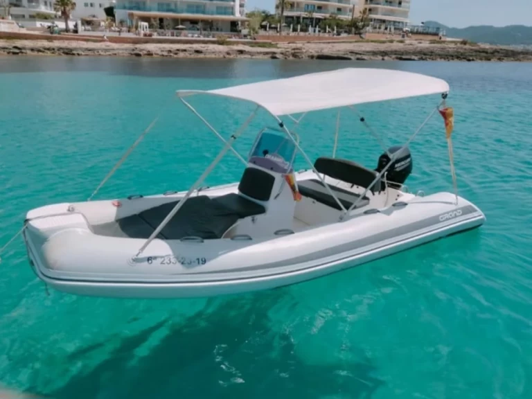 Wynajem łodzi Grand Boats Golden Line G340EF w Sant Antoni de Portmany na SamBoat 