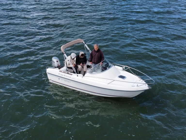 Wynajem łodzi B2 Marine Cap Ferret 452 Cabin Cruiser w Arzon na SamBoat 