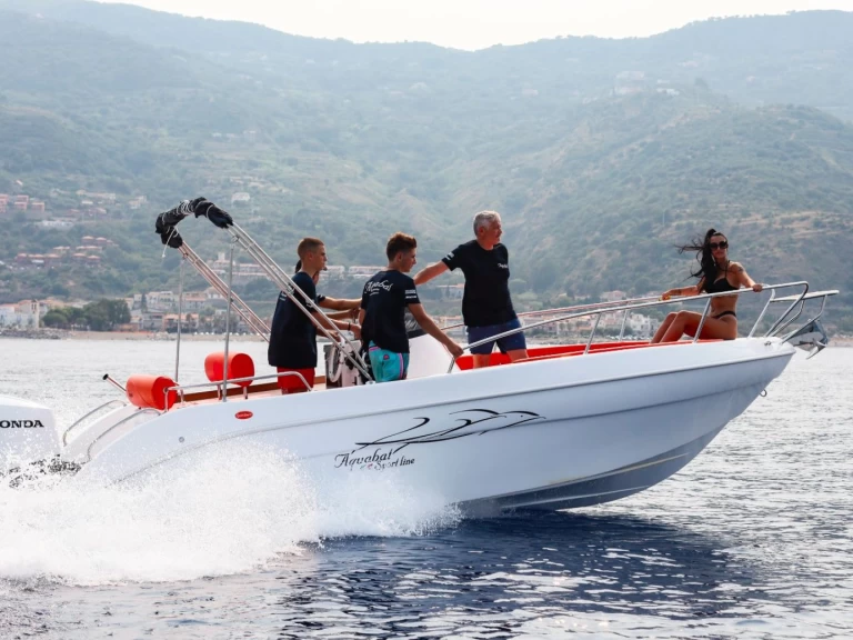 Aquabat Sport line 21 między profesjonalistami a osobami prywatnymi w Siracusa