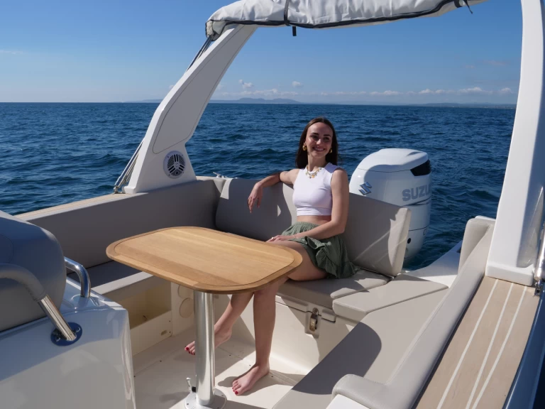 Wynajem łodzi Roses tanio Tempest 800