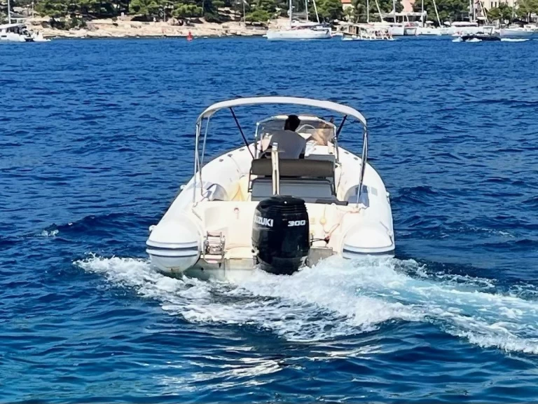 Wynajem w Hvar- Joker Boat Clubman 26 na SamBoat