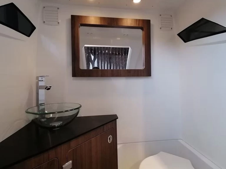 Wynajem Łódż półsztywna w Podstrana - SuperRib Open 30