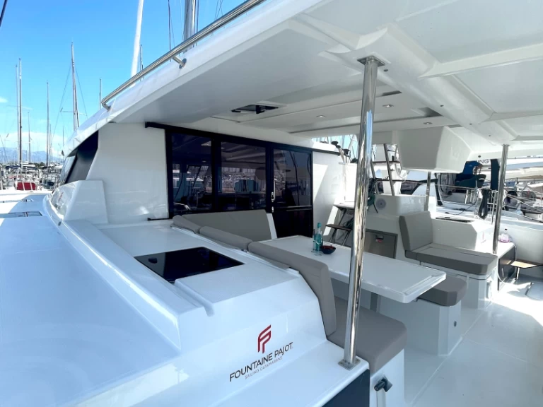 Wynajmij Katamaran z lub bez skippera Fountaine Pajot w Kaštela