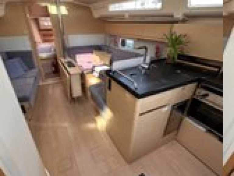 Wynajmij Żaglowiec z lub bez skippera Hanse w Donji Seget