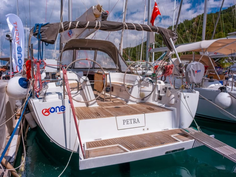 Wynajem Żaglowiec Hanse z patentem 