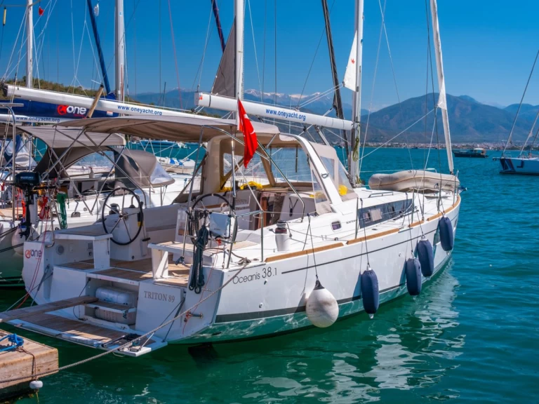 Wynajmij Bénéteau Oceanis 38.1 w Fethiye