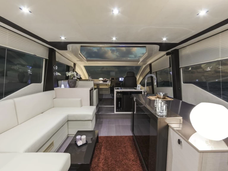 Wynajem Luksusowy jacht Cranchi z patentem 