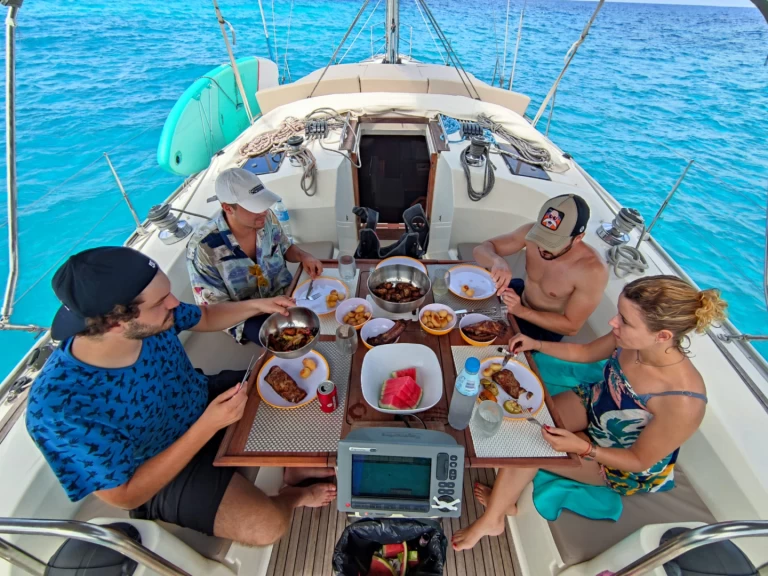 Wynajem Żaglowiec Bavaria z patentem 