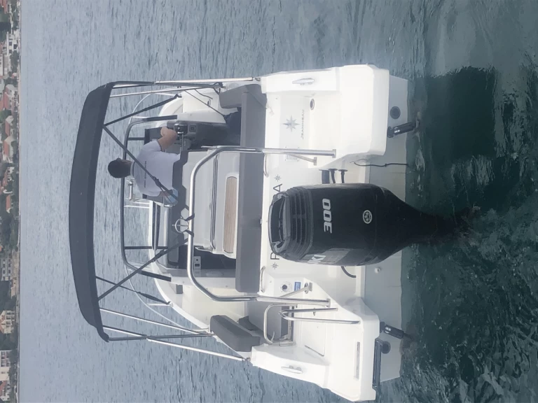 Wynajmij Motorówka z lub bez skippera Jeanneau w Trogir