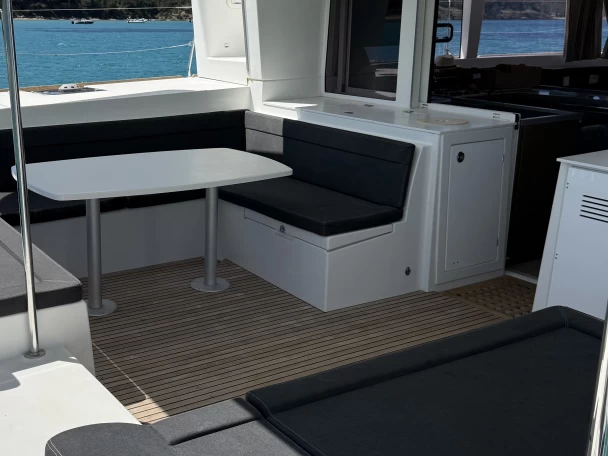 Wynajmij Lagoon Lagoon 450 F w Hyeres