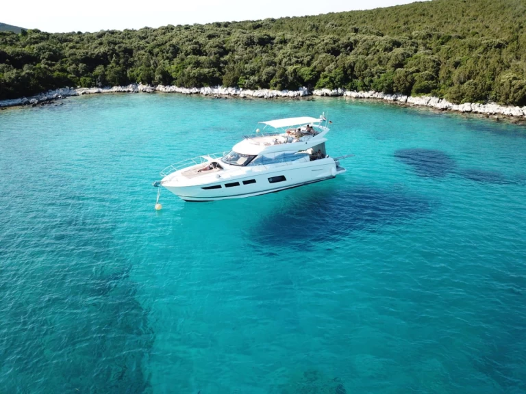 Wynajem Motorówka Prestige z patentem 