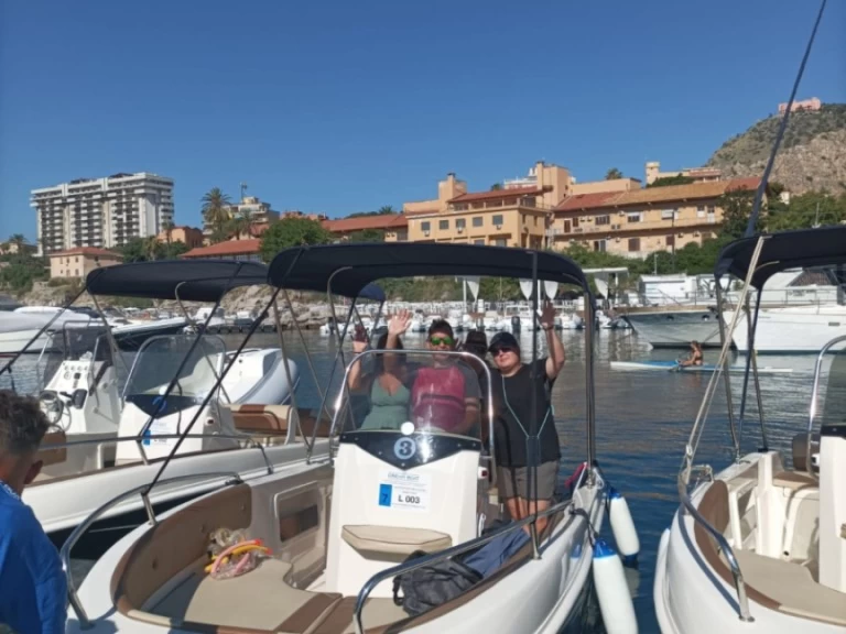 Trimarchi 57 S między profesjonalistami a osobami prywatnymi w Palermo