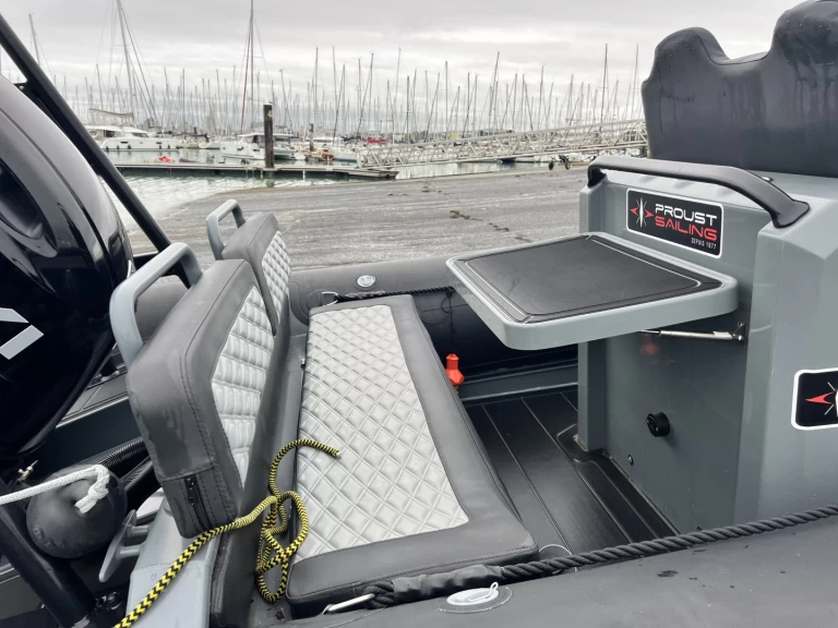 Wynajem Łódż półsztywna Highfield z patentem 