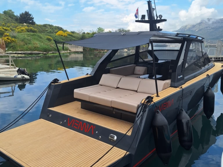 Motorówka do wynajmu w Split w najlepszej cenie