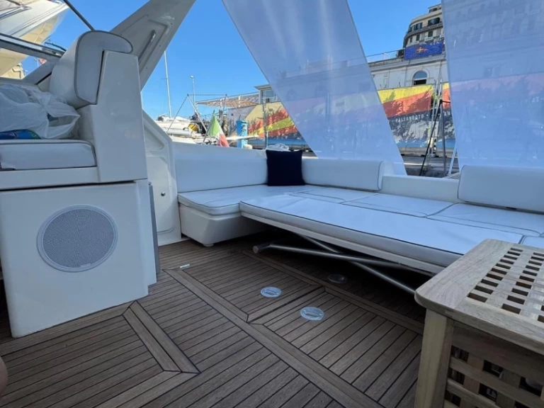 Motorówka do wynajmu w Bacoli w najlepszej cenie