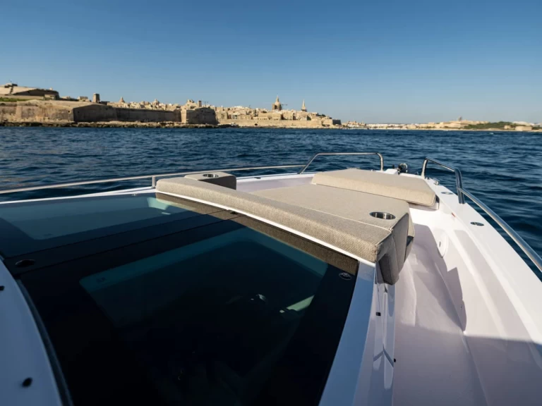 Wynajmij Motorówka z lub bez skippera Axopar w Il-Furjana