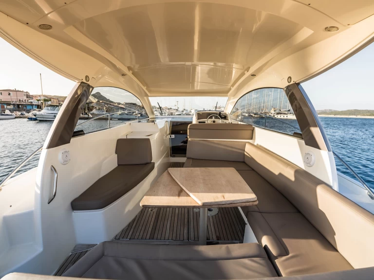 Wynajem łodzi Jeanneau LEADER 9 HT w Madeira Islands na SamBoat 